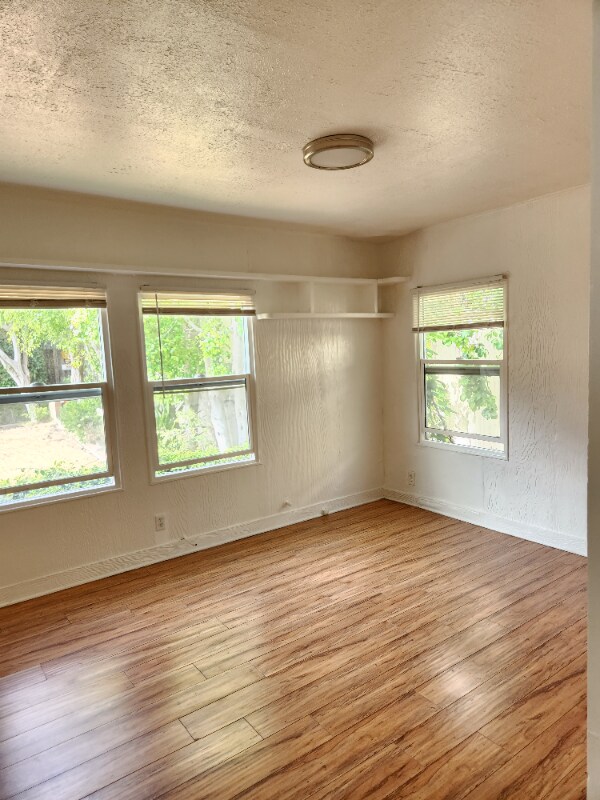 Photo - 2032 Vista Del Mar Ave Unit 6