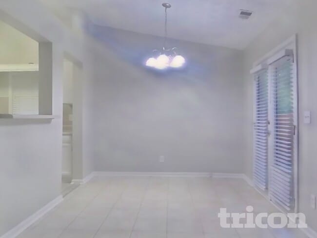 Photo - 811 Riverstone Ln