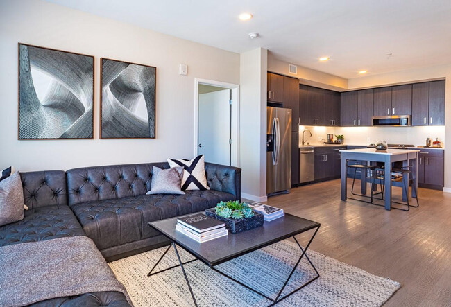 Building Photo - 3560 Rambla Pl Rental
