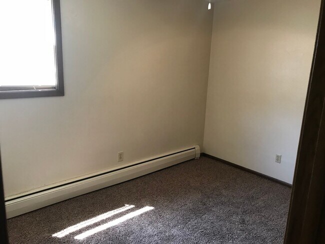 Photo - Forestview 2 Bedroom Lower Unit Unit 1635-7