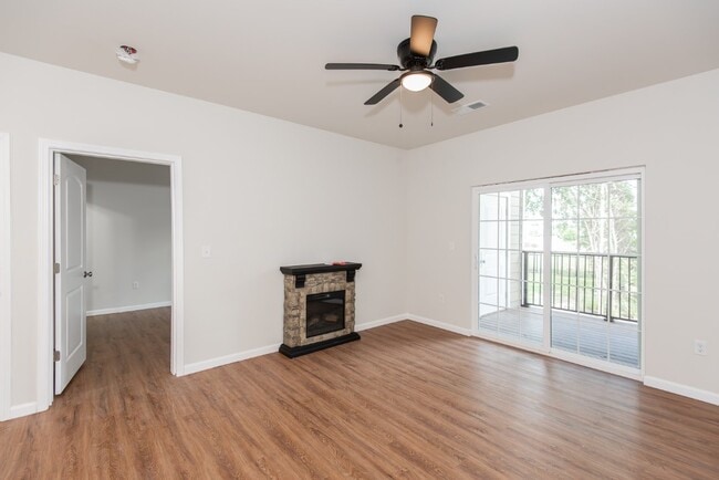 Photo - 122 Harmony Mdws Ct