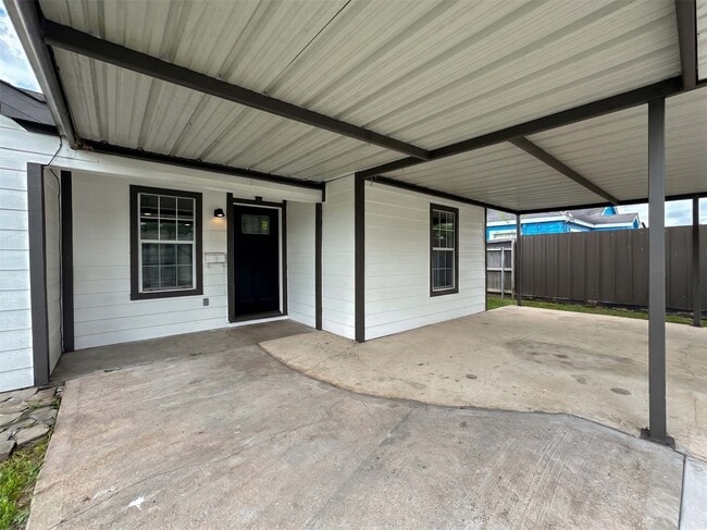 Photo - 730 Dunkley Dr