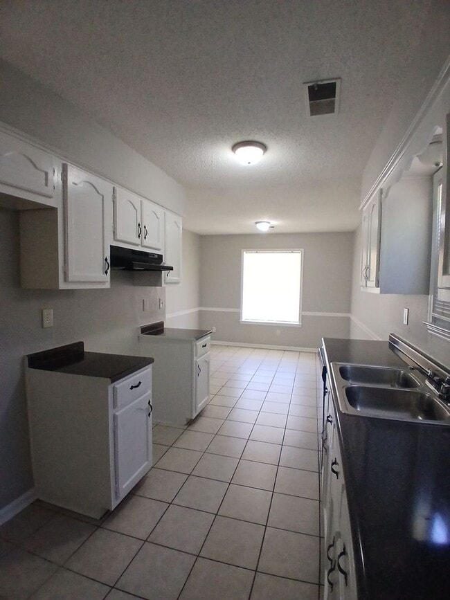 Photo - Charming 3BR/2BA in Riverdale | Modern LVP