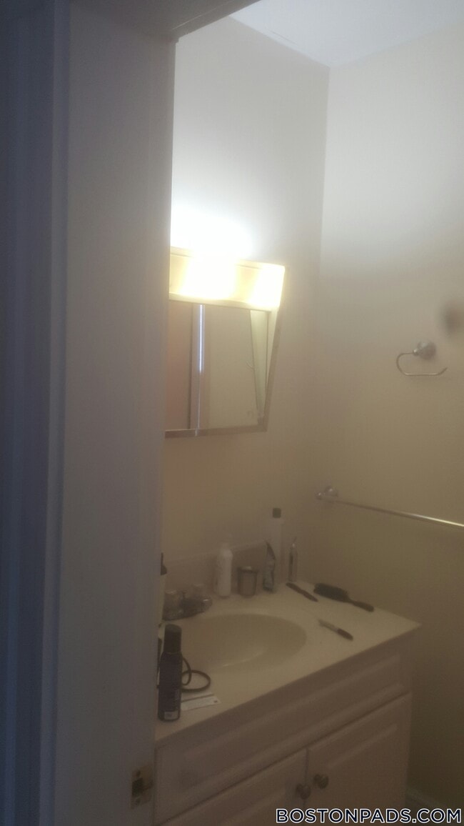 Photo - 21 Brighton Ave Unit 3