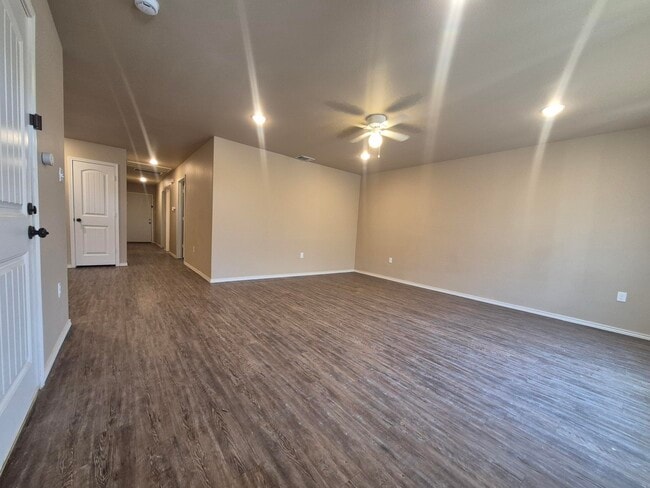 Building Photo - 2514 N Ave O Rental