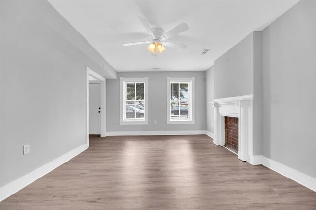 Photo - 1834 Parkwood Ave