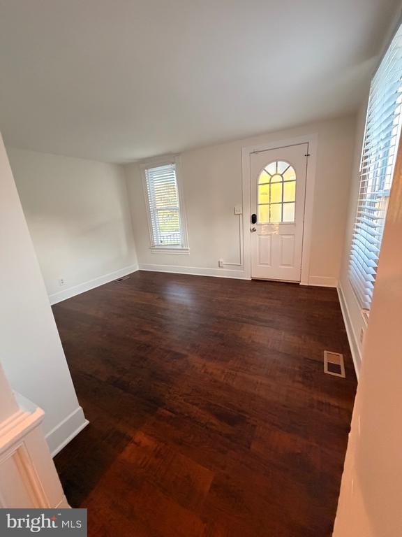 Building Photo - 15 Wolf Ave