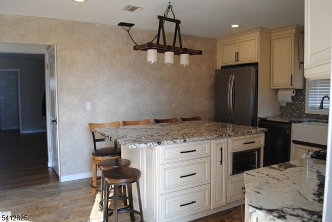 Photo - 51 Anderson Ave