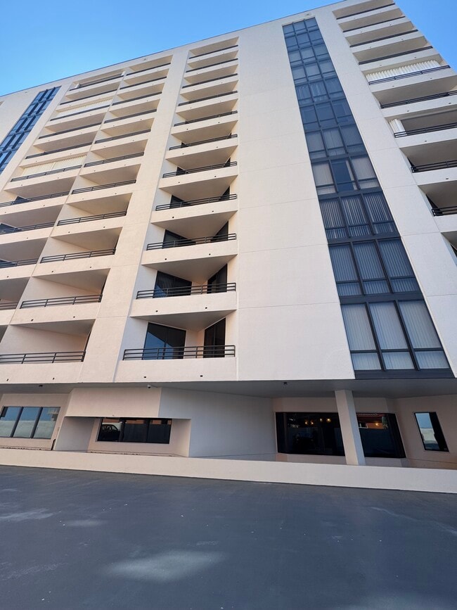 Photo - 2917 S Atlantic Ave Unidad 904