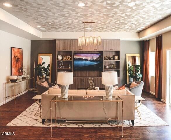 Photo - 300 W 9th St