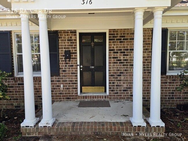 Photo - 316 Rainier Dr