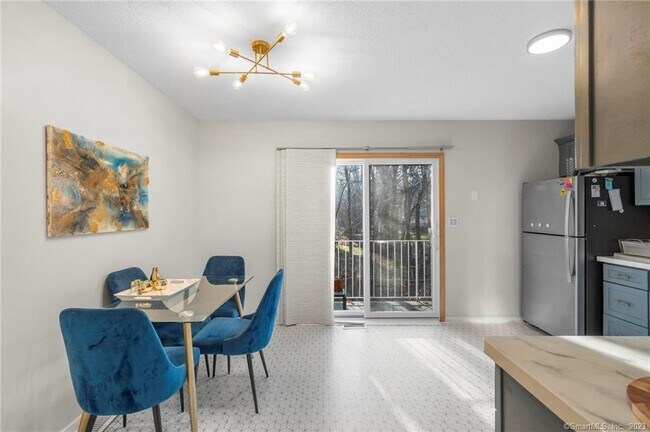 Photo - 360 W Spring St Unit A7