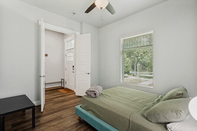 Photo - 814 S 800 E