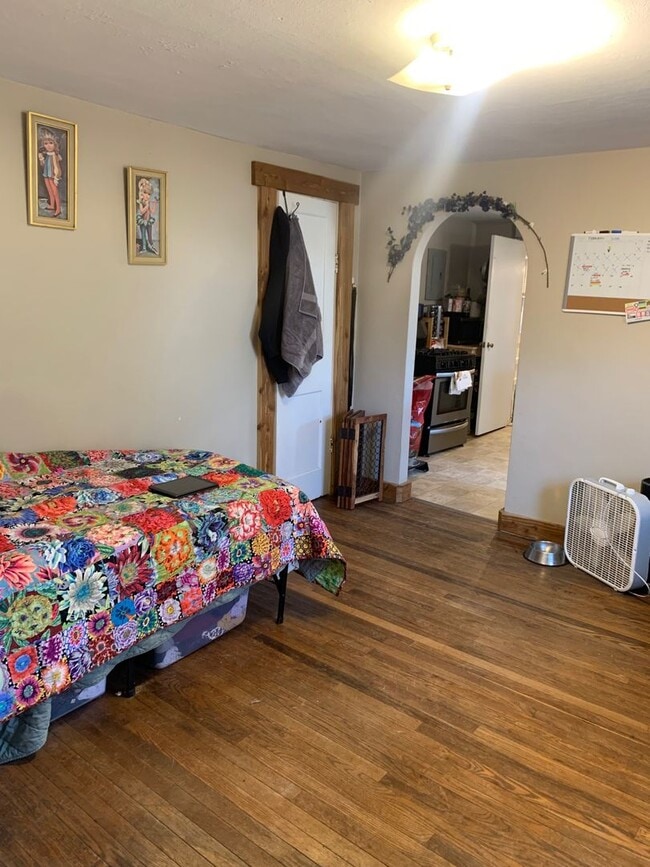 Photo - One bedroom, One bath duplex: Maple Height...