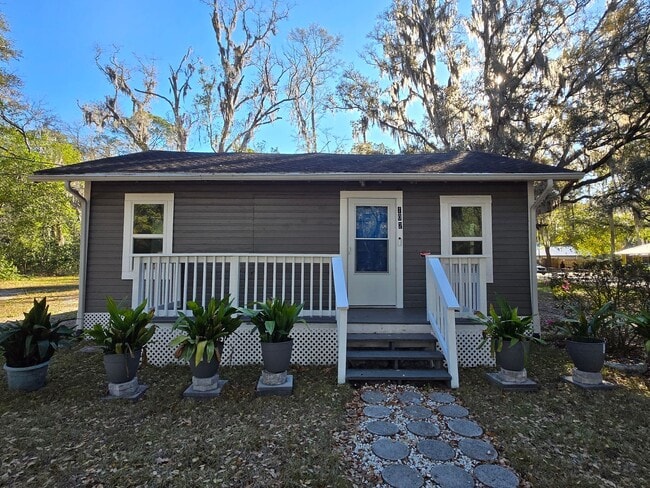 Building Photo - 3/1 - Renovated Ranch-Style home minutes from Downtown