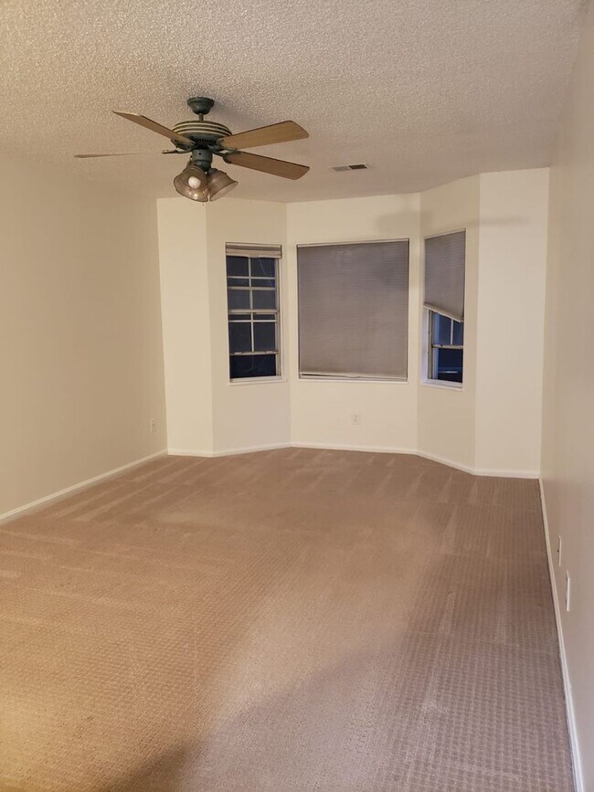 Huge 2bed/2bath Condo Near 225 and Iliff! House Rental in Aurora, CO