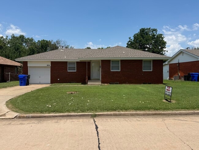 Building Photo - 804 Barbour Ave