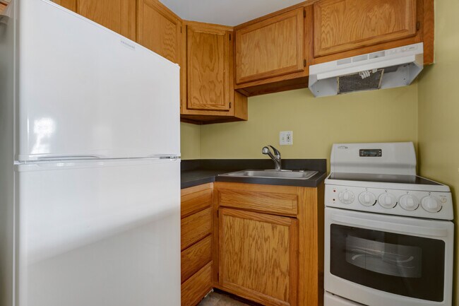 Photo - 4450 MacArthur Blvd NW Unidad 10A