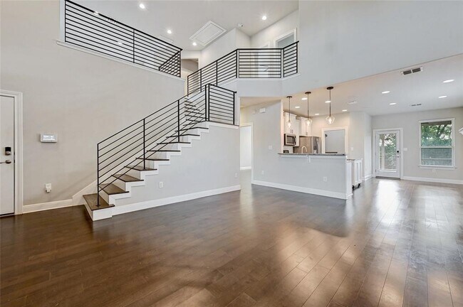Photo - 1320 Goldilocks Ln
