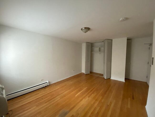 Photo - 736 W Buena Ave Unit 305