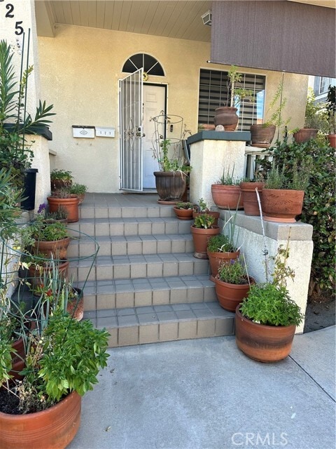 125 N Marguerita Ave