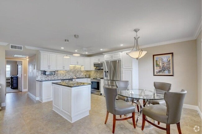 Building Photo - 4028 Newcastle B Rental