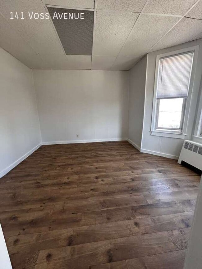 Photo - 141 Voss Ave