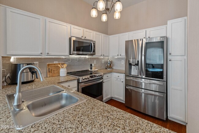 Photo - 927 W Wendy Way