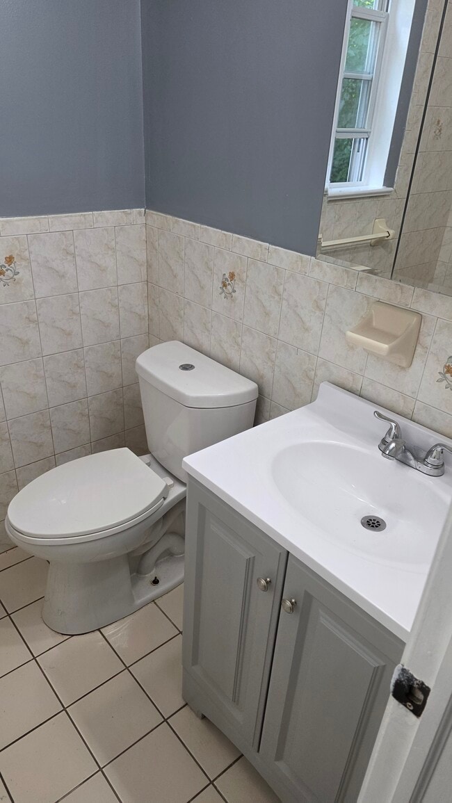 Photo - 135 Seymour Ave