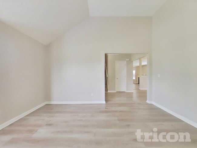 Photo - 816 Marcus Ln