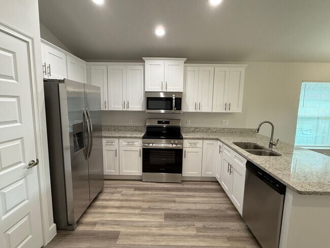 Photo - 3 Bedroom 2 Bath In Savannah Station