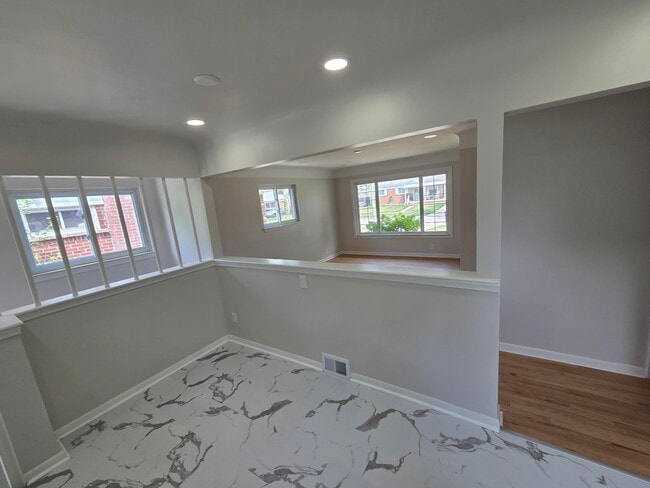 Photo - 29215 Badelt St