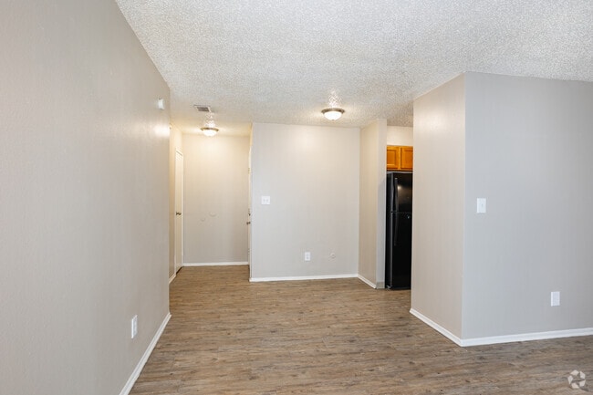 2BR, 1BA - 826SF - Dining Room