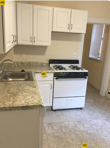 Building Photo - 36 Orkney Rd Unit B Rental