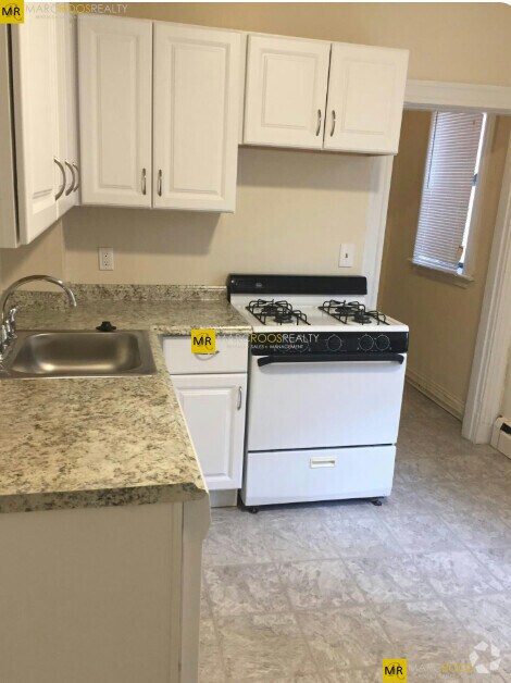 Building Photo - 36 Orkney Rd Unit B Rental