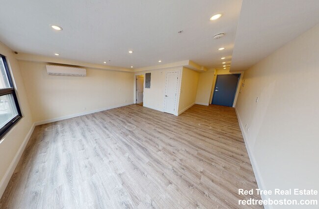 Photo - 1028a Commonwealth Ave Unit 204