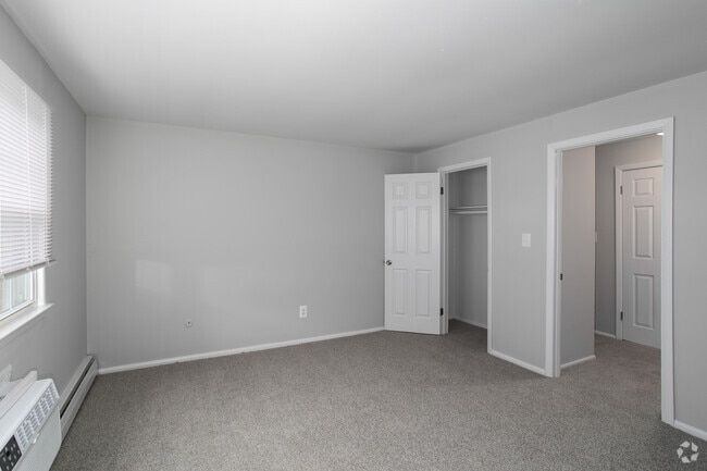 1BR, 1BA - 780SF - Renovated - Bedroom