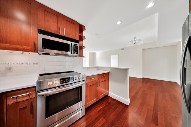 Building Photo - 20 Calabria Ave Unit 302