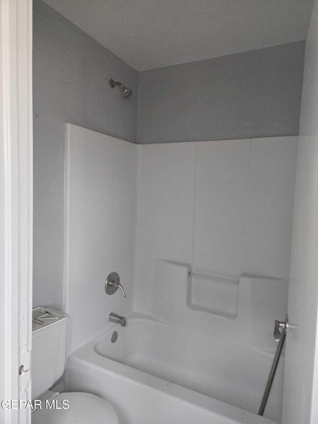 Photo - 515 W Missouri Ave Unit Apt 8