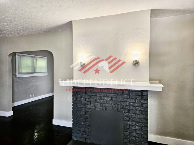 Photo - 2449 Nill Ave