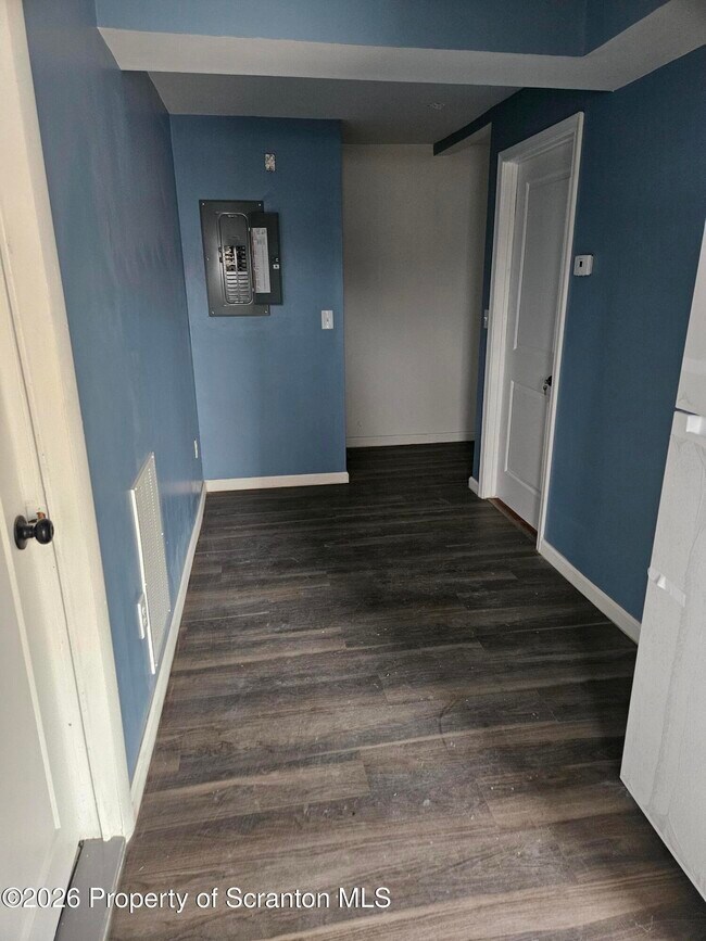 Photo - 335 Phelps St