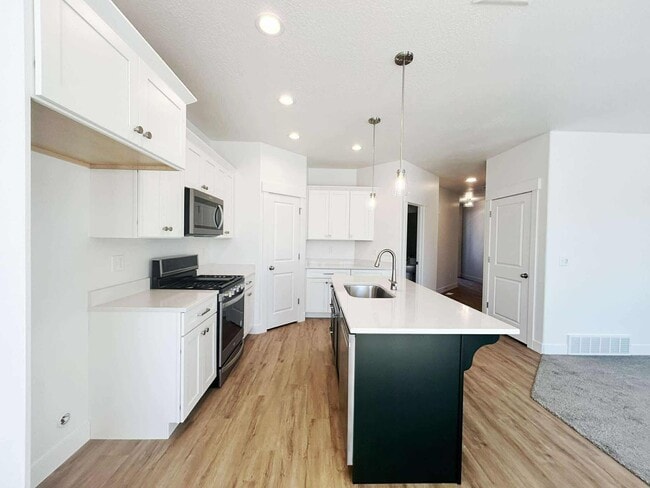 Photo - 1340 N Sage Dr Unit Room #2