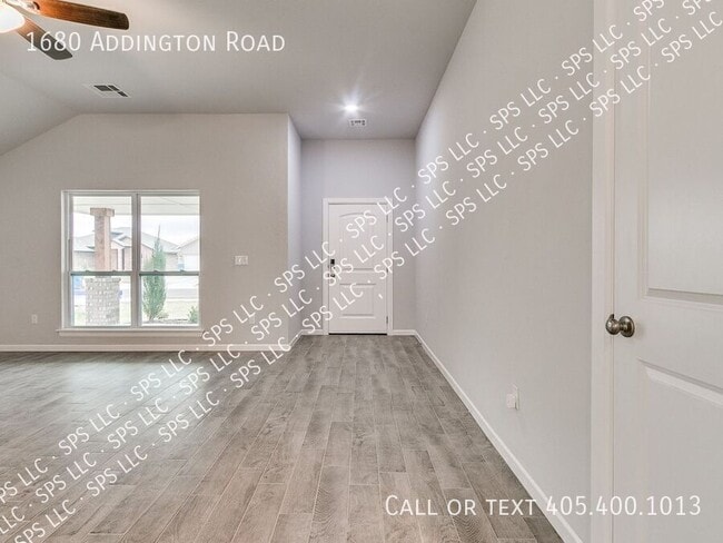Photo - 1680 Addington Rd