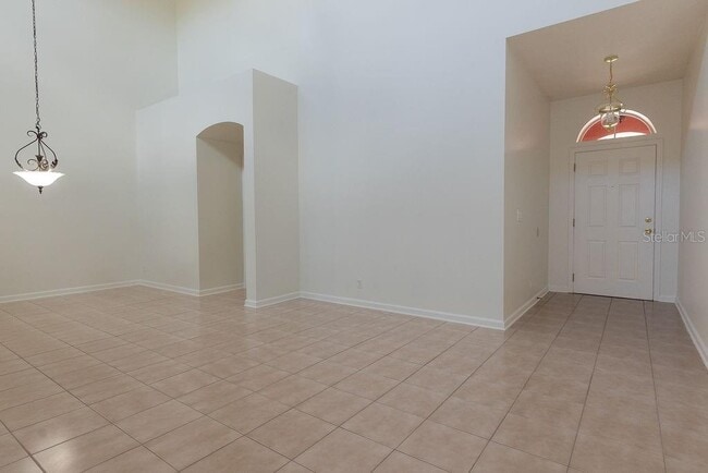 Photo - 808 Carlyle Ln