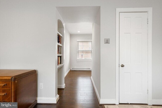 1804 W Abingdon Dr Unit 101