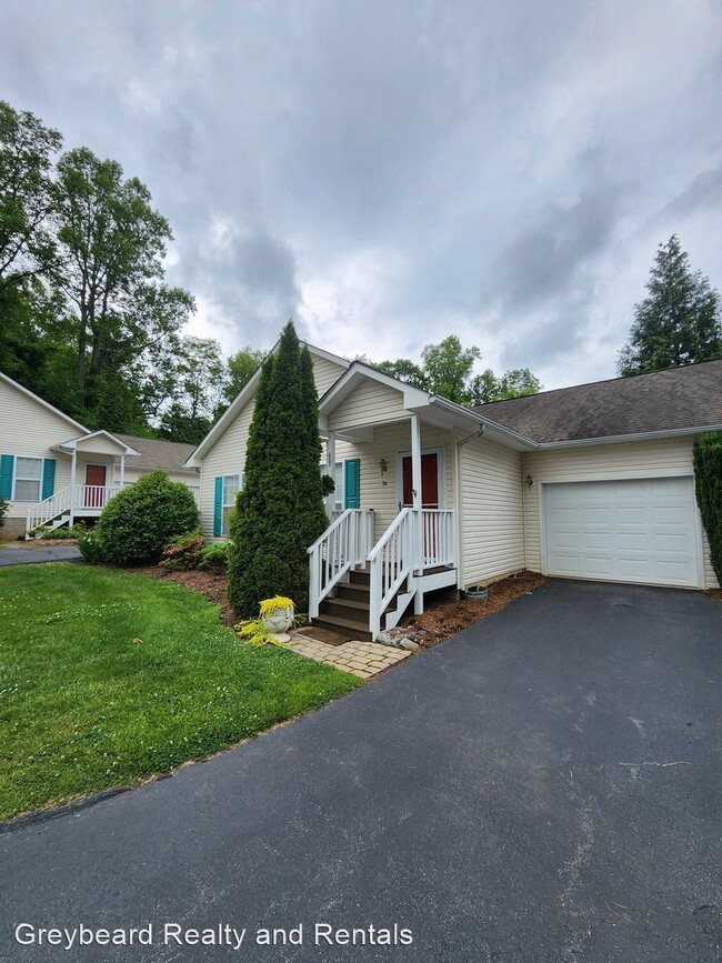 2 br, 2 bath House - 3B Bent Grass Court - 2 br, 2 bath House - 3B Bent Grass Court