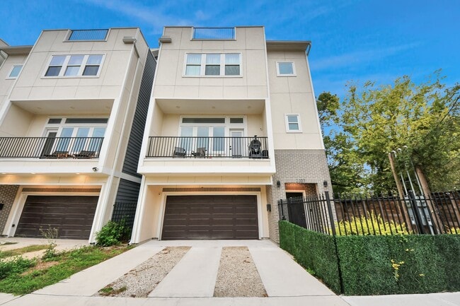 Photo - 2007 Briley St