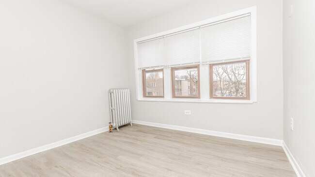 Photo - 2716 W Rosemont Ave Unidad 1
