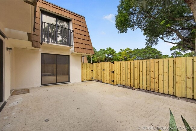 183 Charter Way