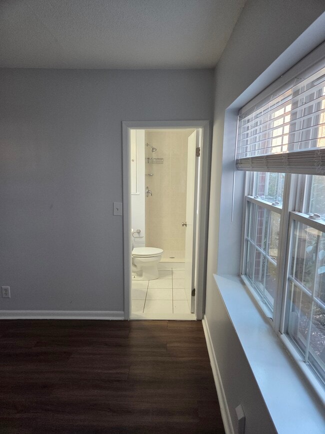 Photo - 190 Lake Shore Rd Unidad 2